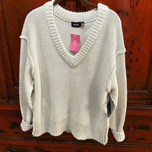 RD Style cream sweater.Size XS . New with tags